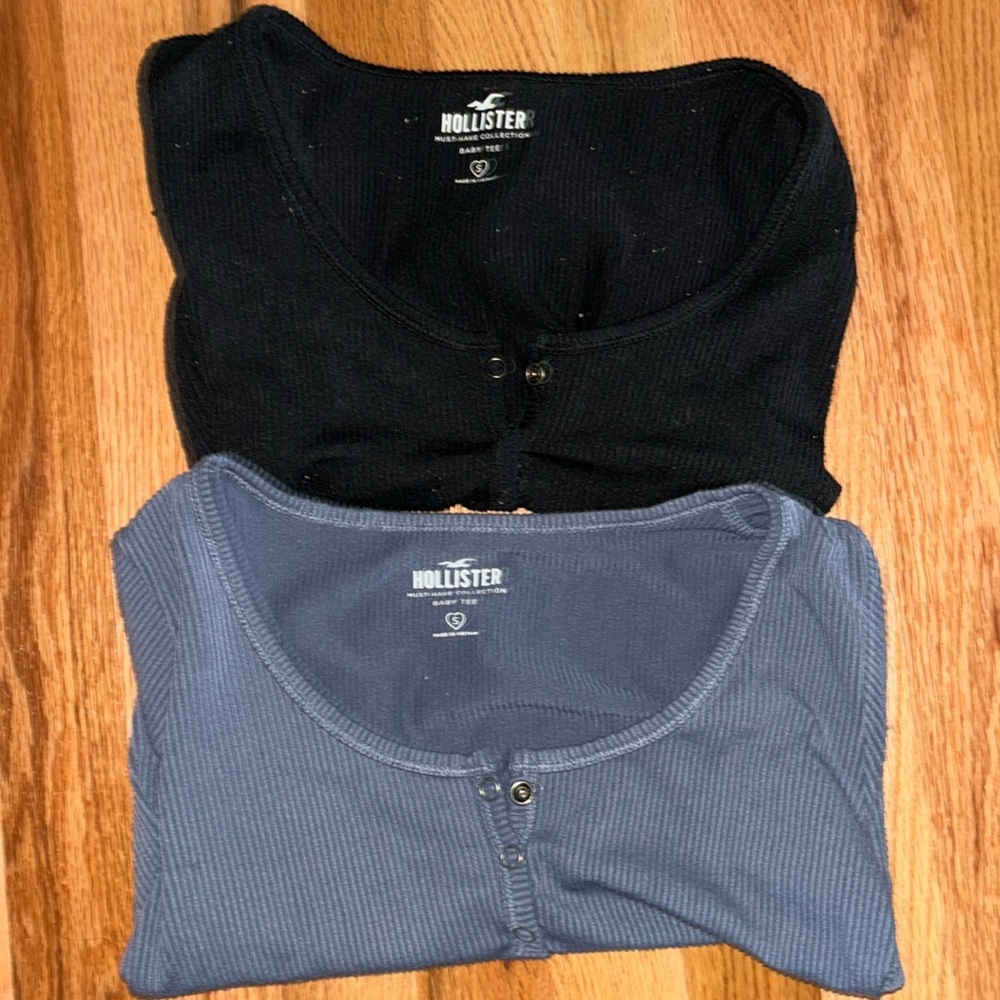 SET OF 2: Hollister must-have collection baby tee size small blue and black tops